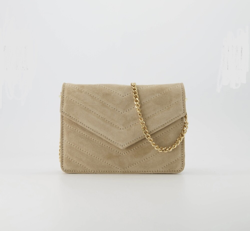 4300B73C-BCA1-4F16-9A87-48A85A29F0A8