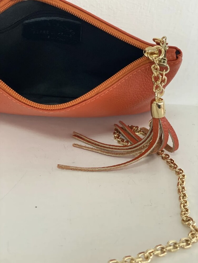 4C51AA98-43F4-41E4-A4B3-5E7DE0BD2BA9