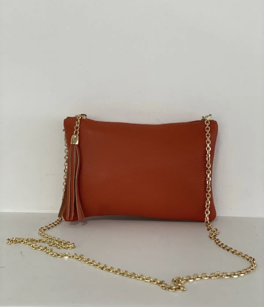 E2A7B2D0-9C40-4950-BBB9-2B275BB2DAD5