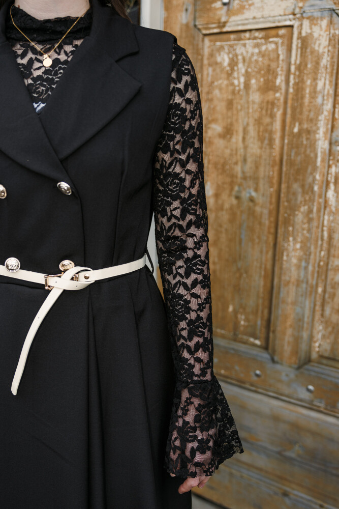 blazerdress kort zwart en kanten shirt details