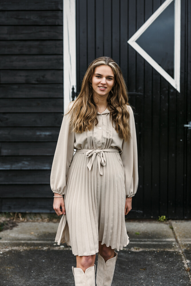 jurk plisse 100 beige 2