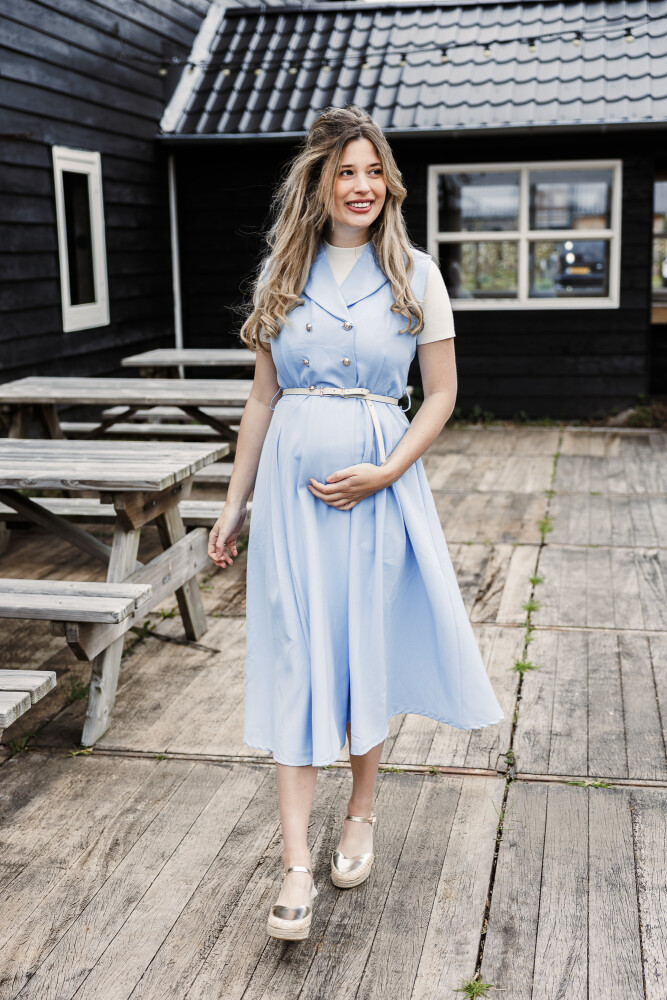 Lichtblauwe midi blazerdress zwanger 2