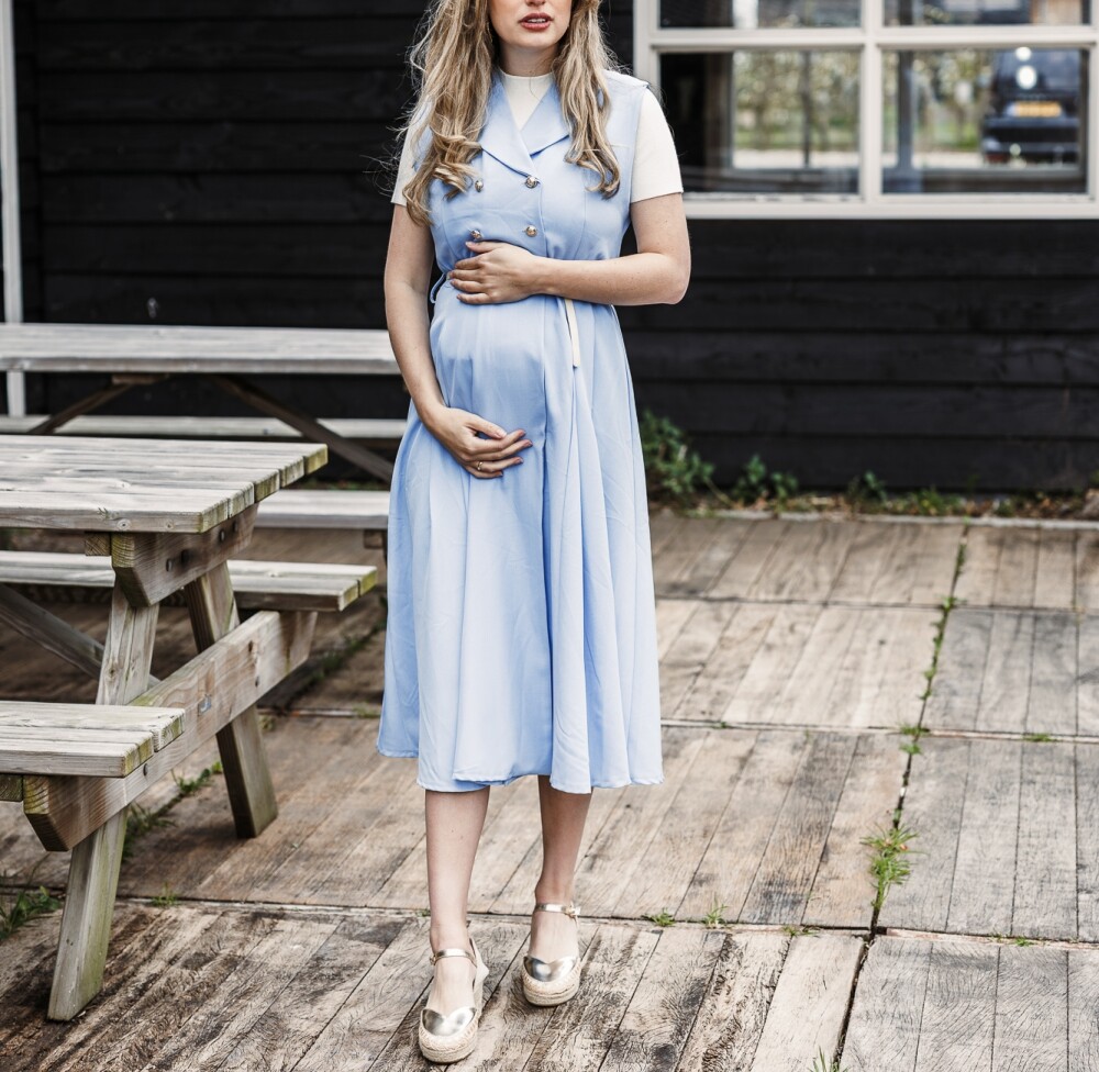 Lichtblauwe midi blazerdress zwanger