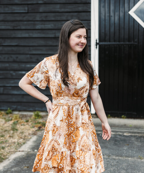 vrolijk jurkje in roesttinten 2