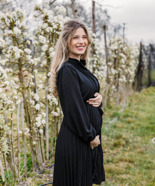 zwarte jurk plisse 100 cm  zijkant