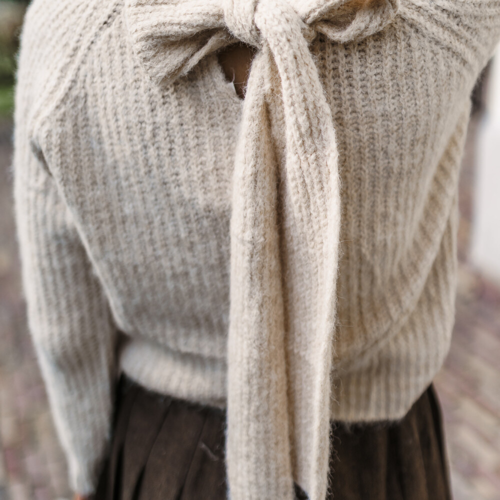 Heerlijke warme trui strik achter