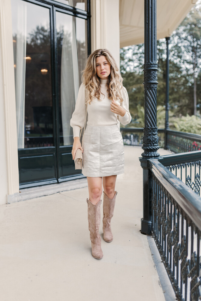 truitje offwhite met gouddraadje en zand goud rokje